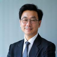 代表取締役パートナー佐藤 健司の専門家ポートレート